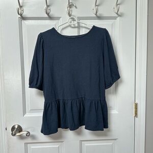 Banana Republic navy textured ruffle hem blouse